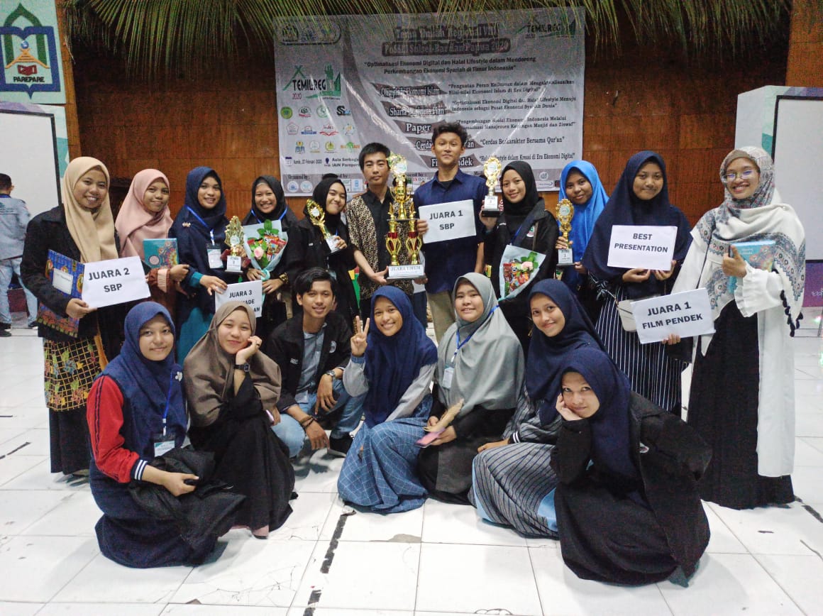 Perwakilan Mahasiswa Akuntansi Raih Juara Dalam Temu Ilmiah Regional FoSSEI